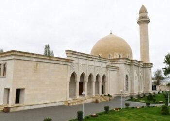 Ziyarətgaha getmək və kömək istəmək İslam dinində necə qarşılanır? – İlahiyyatçı DANIŞDI