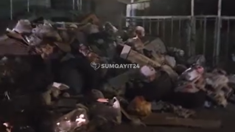 Sumqayıtda “zibil dağı” yaranıb