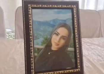“Qızıma zəng edib ki, qayınatan binanın tinindədir, nə məsələdir?”
