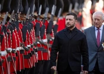 Zelenski Londonda kralla görüşdü