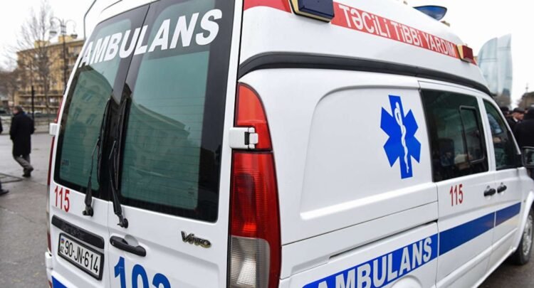 Bakıda 71 yaşlı kişi ağacdan yıxılıb öldü