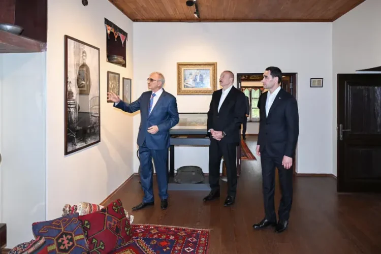 İlham Əliyev və Sərdar Berdiməhəmmədov Şuşada Bülbülün ev-muzeyində olublar