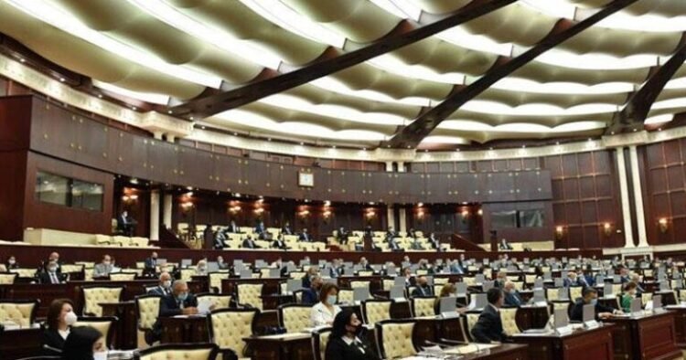 Parlament üzvləri üçün yaş həddi tətbiq ediləcək? – Partiya sədrindən deputatlara MÜHÜM MESAJ
