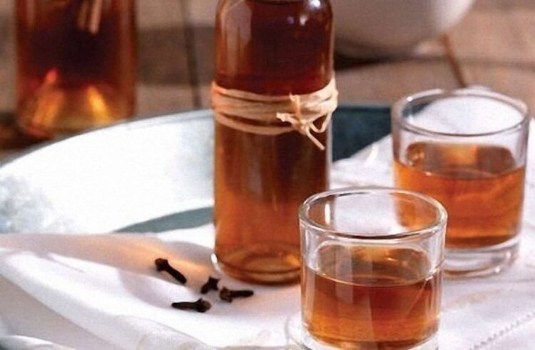 Samoqon, yoxsa zavod arağı – Hansı daha təhlükəlidir?