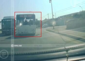Əks zolağa çıxan sərnişin avtobusu qəza vəziyyəti yaratdı – ANBAAN VİDEO