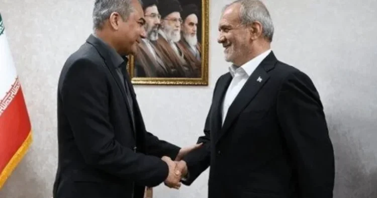 Pezeşkian onunla ABŞ ilə aparılan danışıqları müzakirə etdi