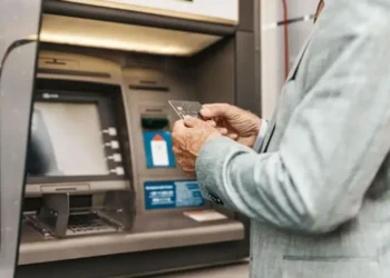 Banklarda yeni problem: pensiya kartlarını da “vurdu” – Nə etmək lazımdır?
