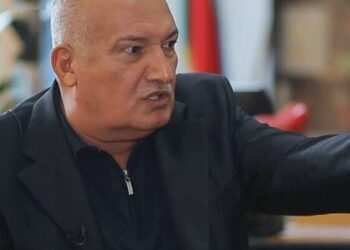 Partiya sədrindən deputata SƏRT TƏPKİ: Elə sözlər dedi ki…