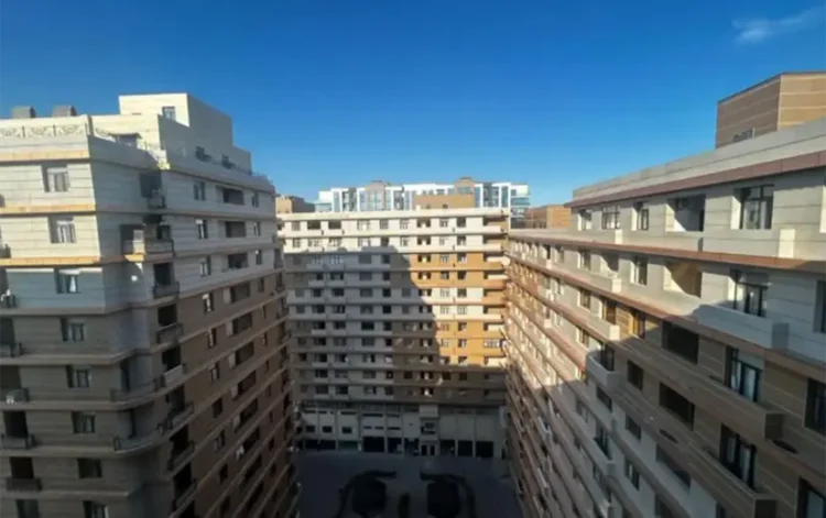 Bakıda binanın damında yeni mənzil tikib satışa çıxardılar – Video