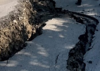 Qubada yolun asfalt örtüyü çökdü – Foto