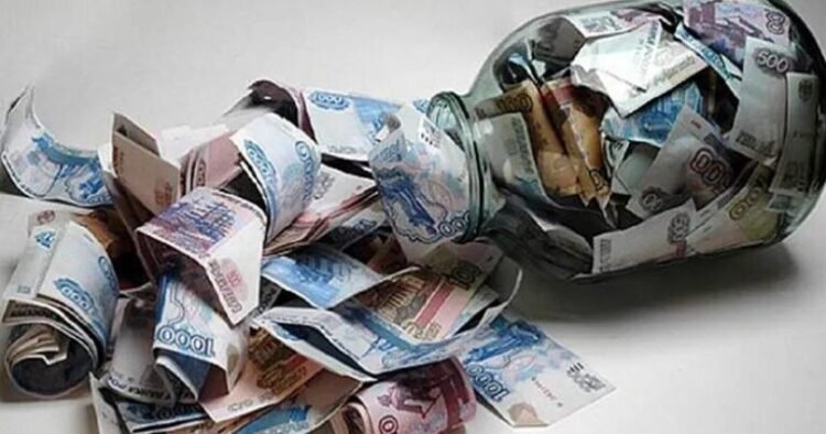 Pulunu evdə saxlayanlara xəbərdarlıq: Maliyyə yastığını belə qurun