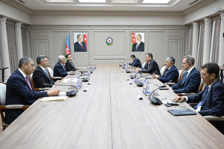 Baş nazir onlarla görüşdü