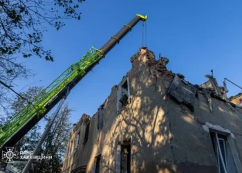 Rusiya Xarkovda yaşayış binasını vurdu: 1 nəfər öldü