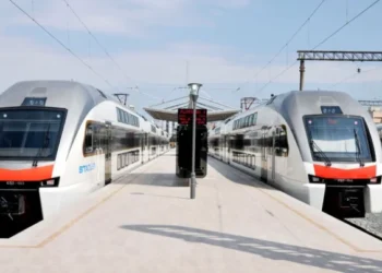 Sumqayıt qatarının qarşısına qəflətən çıxan gənc öldü