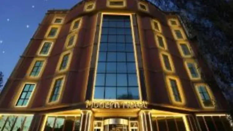 Bakıda gənc oğlan bıçaqlandı