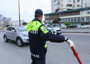 Bakıda Yol Polisi faciənin qarşısını aldı — ANBAAN VİDEO