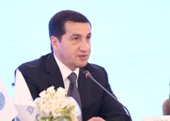 Hikmət Hacıyev Makronun müşaviri ilə Azərbaycan–Fransa münasibətlərini müzakirə edib