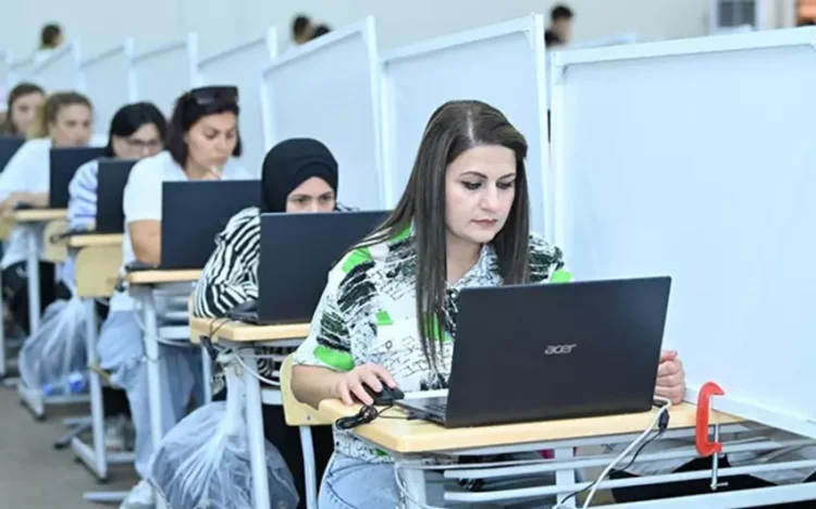 Sertifikatlaşdırma imtahanında iştirak edən müəllimlərin NƏZƏRİNƏ