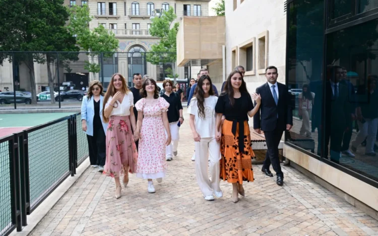 Leyla və Arzu Əliyevalar açılış mərasimində – FOTOLAR