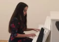 Leyla Əliyeva pianoda “Söz olmasaydı” ifa etdi – VİDEO