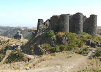 Qərbi Azərbaycanın ən möhtəşəm qalalarından biri – Alagöz qalası