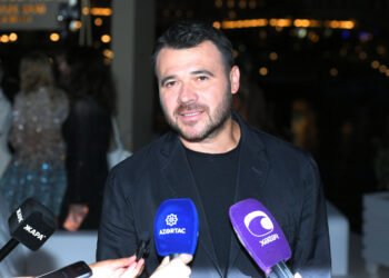 Emin Ağalarov Roza Zərgərlini Azərbaycanın Divası adlandırdı – VİDEO