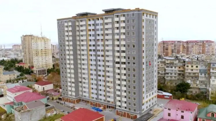 Bakıda ŞOK olay: 10 mərtəbəli binanın 11-ci mərtəbəsində… – VİDEO