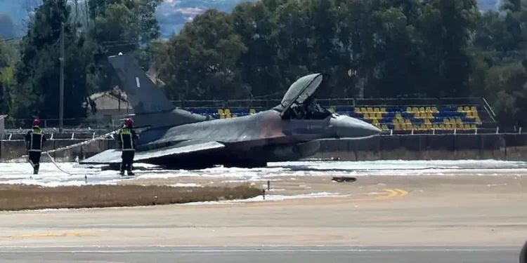 Yunanıstanın turizm hava limanında F-16 qırıcı təyyarəsi yandı
