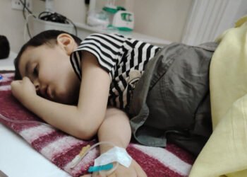 Nihatın həyatını sizlər qurtarın! – Çarəsiz ana xalqa çağrış etdi