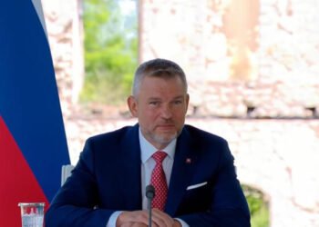 Slovakiya Prezidenti Heydər Əliyevin məzarını ziyarət edib