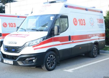 Ceyranbatandakı yanğında uşaq özünü binadan atıbmış…