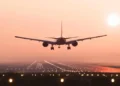 “Qatar Airways”in təyyarəsi Bakıya TƏCİLİ ENİŞ ETDİ