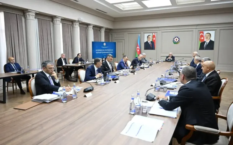 Baş nazirin sədrliyi ilə iclas keçirildi – FOTO
