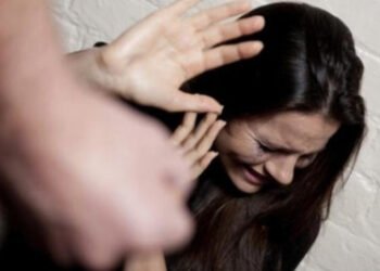 Sumqayıtda kişi qaz sobası alan arvadını döydü