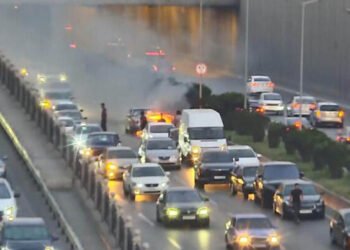“Şamaxinka”da maşın yandı – Tıxac yarandı