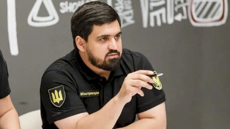 Zelenski azərbaycanəsilli məmuru vəzifəsindən azad etdi