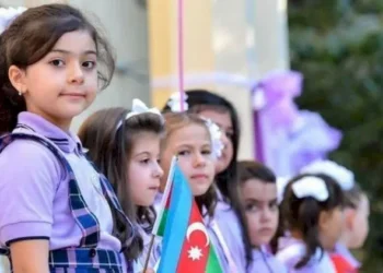 Məktəbli formaları pulsuz veriləcək?