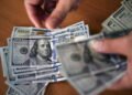 Dollar almaq istəyənlərin NƏZƏRİNƏ!