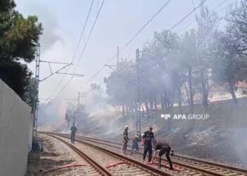 Babək prospektində yanğın başladı – FOTOLAR
