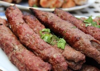 Ölkə boyu total YOXLAMA: mənşəyi bilinməyən ətlər restoranlara necə daxil olur?