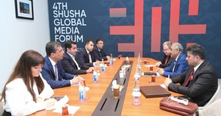 Hikmət Hacıyev Şuşada D-8-in nümayəndə heyəti ilə görüşdü