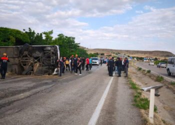 Sərnişin avtobusu aşdı – 41 yaralı
