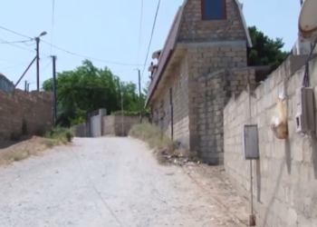 Sarayda taksilər bu yola girməkdən imtina edirlər