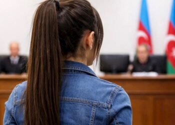 Bakıda qadın keçmiş ərini döyüb