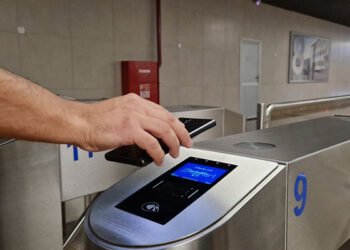 Metroda NFC ilə keçiddə problem yarandı