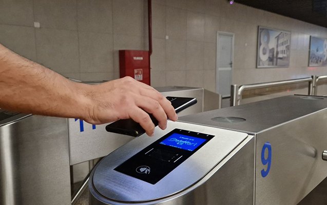 Metroda NFC ilə keçiddə problem yarandı