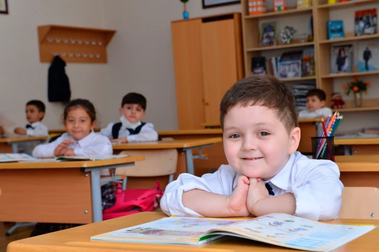 Məktəblərdə böyük dəyişiklik elan edildi: sentyabrdan başlayır – Detallar