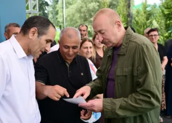 32 il əvvəl Ulu Öndərlə çəkilən şəkil Prezidentə göstərildi – FOTO