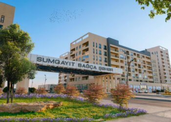 “3 ildir susuzuq” – Sumqayıt sakinləri “Bağça Şəhər”i ittiham edir – VİDEO