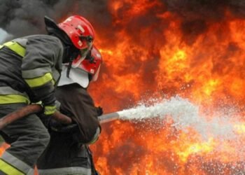 Kürdəmirdə yanacaqdoldurma məntəqəsinin yaxınlığında yanğın başladı